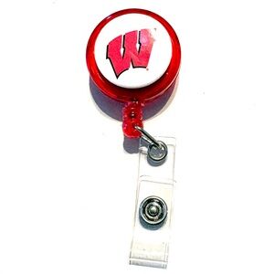 Retractable badge holder